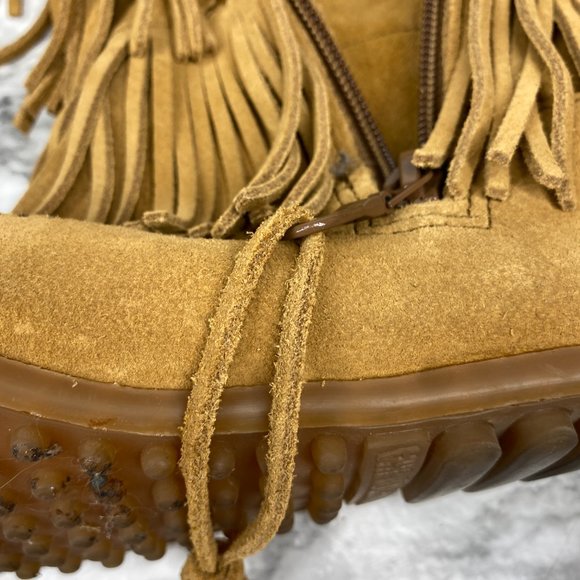 Minnetonka Womens 5 Layer Fringe Boot 1657T Size 6 - Picture 14 of 14